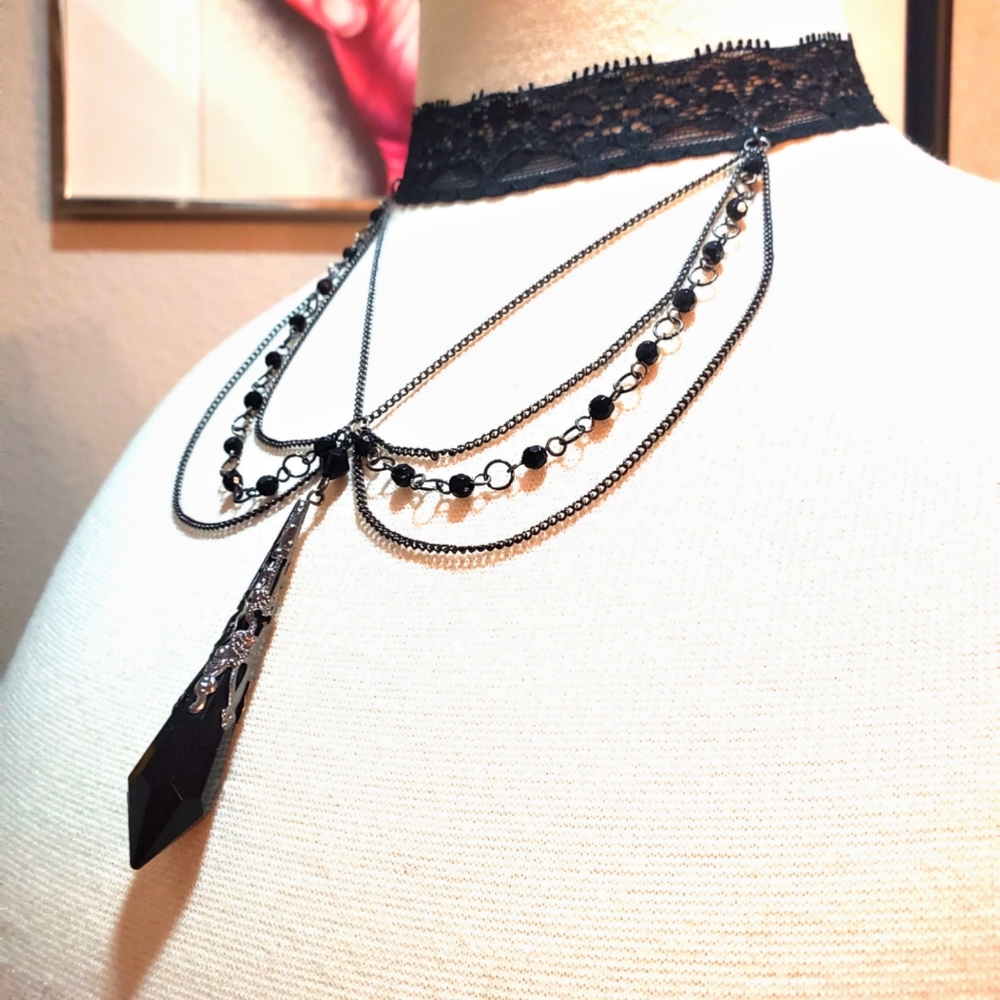 NEW GOTHIC CHANDELIER CHOKER NECKLACE.